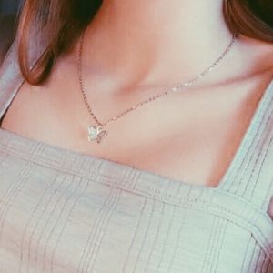 Silver single butterfly necklace 🦋